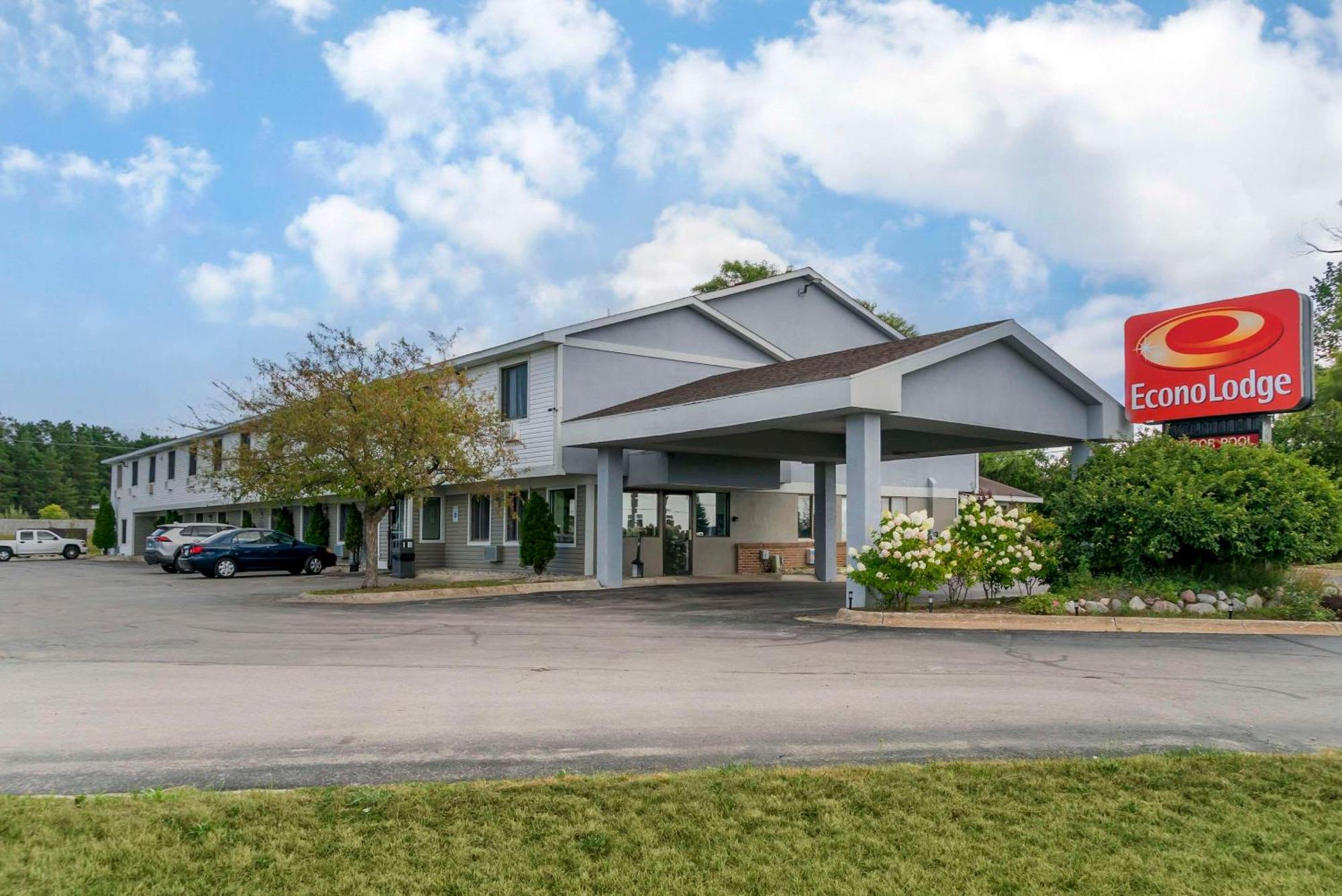 Econo Lodge Traverse Stadt Exterior foto